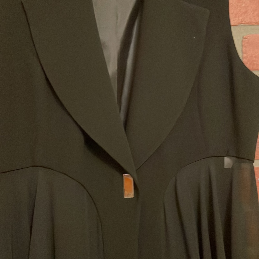 Beutiful vest - Picture 2 of 4